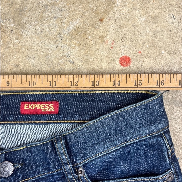Express Dark Blue Eva Fit and Flare trouser Jeans
Size: 10s (See measurement) - Picture 5 of 9